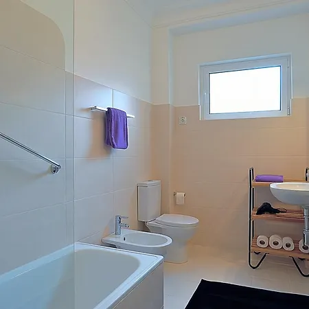 Liverpool Antic 5 Bedrooms Appartamento Lisbona