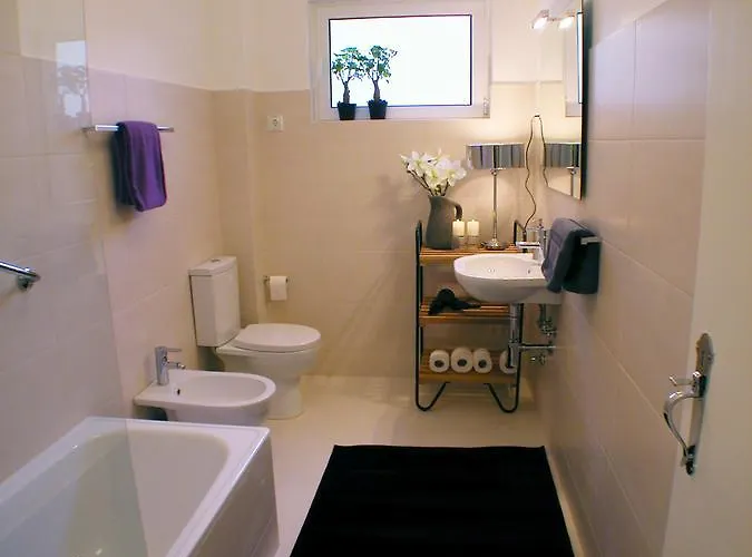 Liverpool Antic 5 Bedrooms *